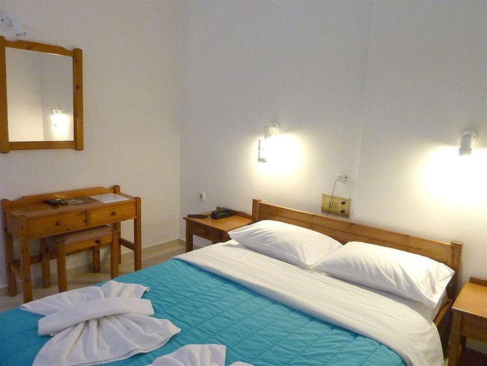 Irene Hotel Chrissi Akti Chania Exterior foto