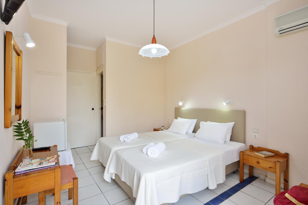 Irene Hotel Chrissi Akti Chania Exterior foto
