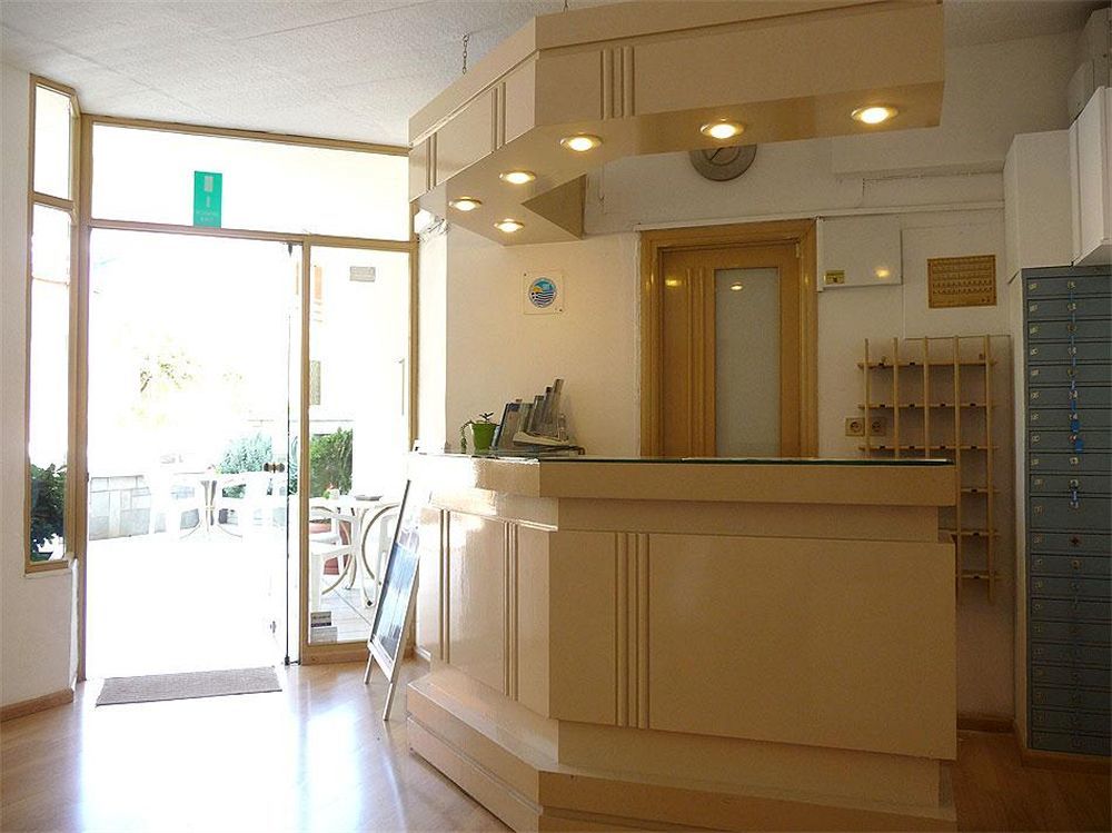 Irene Hotel Chrissi Akti Chania Exterior foto