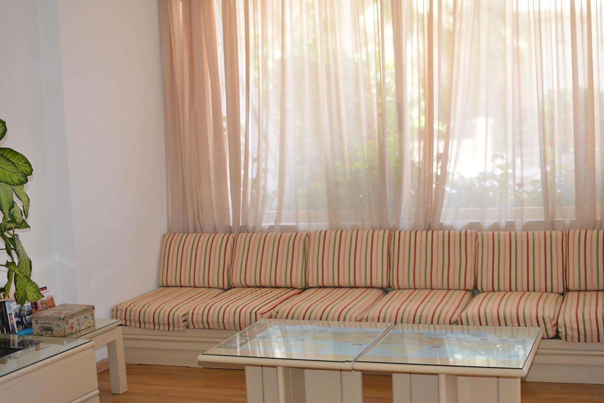 Irene Hotel Chrissi Akti Chania Exterior foto