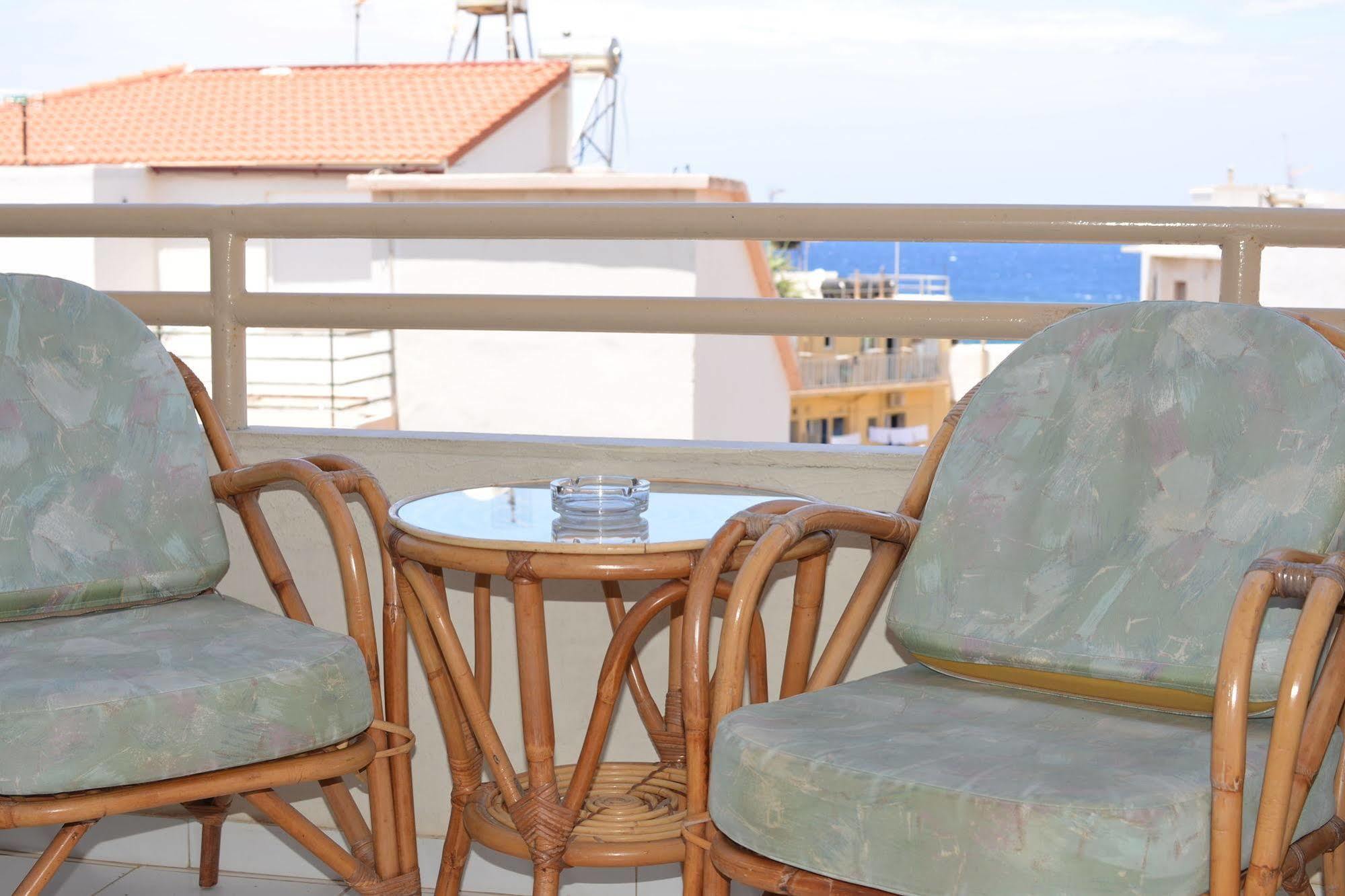 Irene Hotel Chrissi Akti Chania Exterior foto