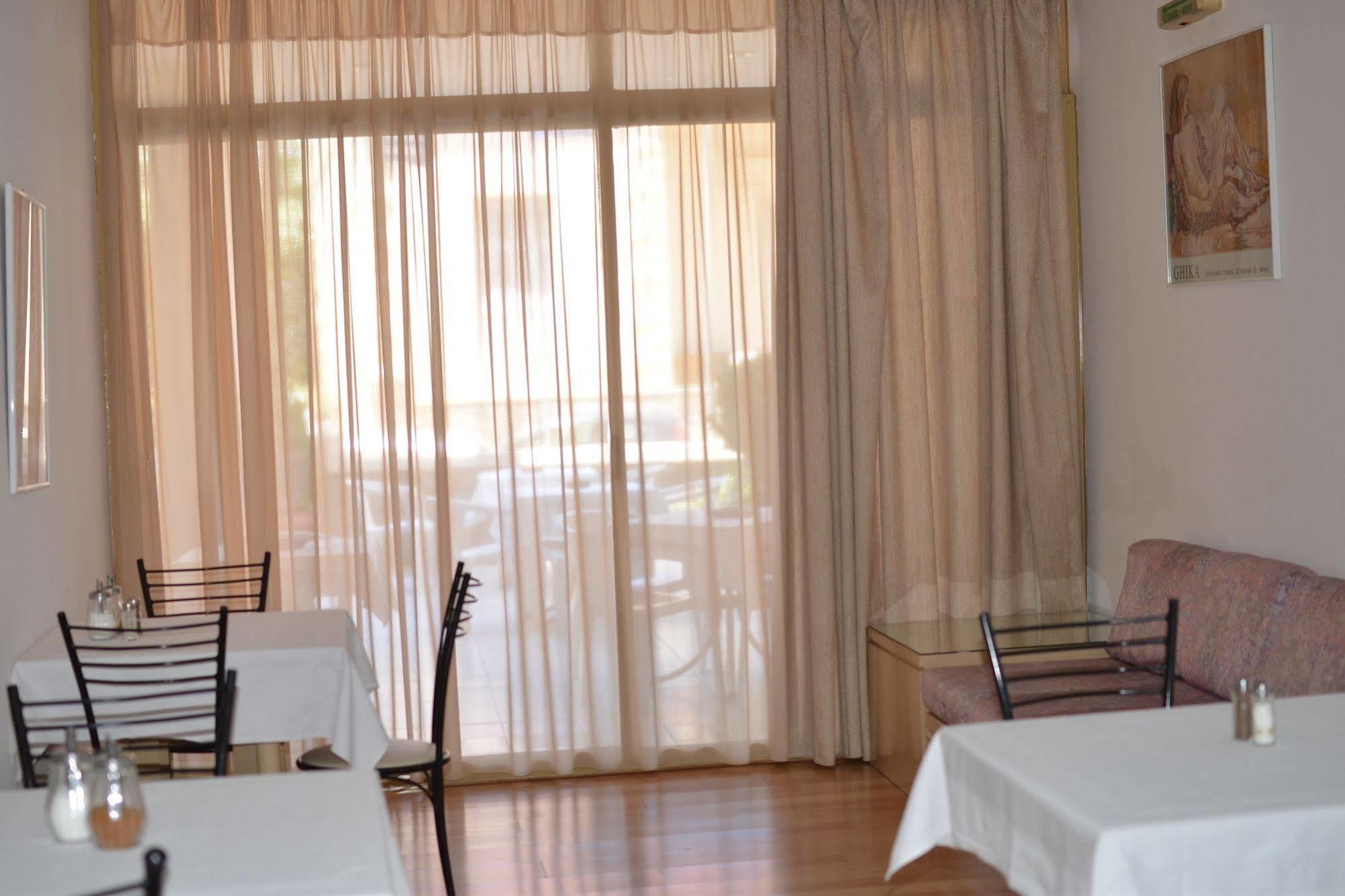 Irene Hotel Chrissi Akti Chania Exterior foto
